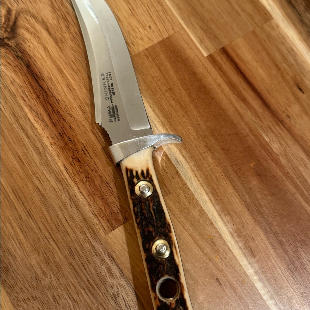 Puma Men's Skinner Knife 1970 with Leather Sheath - razor sharp carbon steel. - Picture 11 of 12